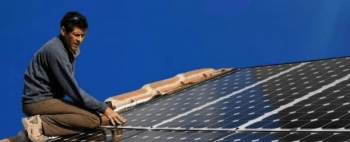 se-securiser-sur-toiture-installer-kit-solaire